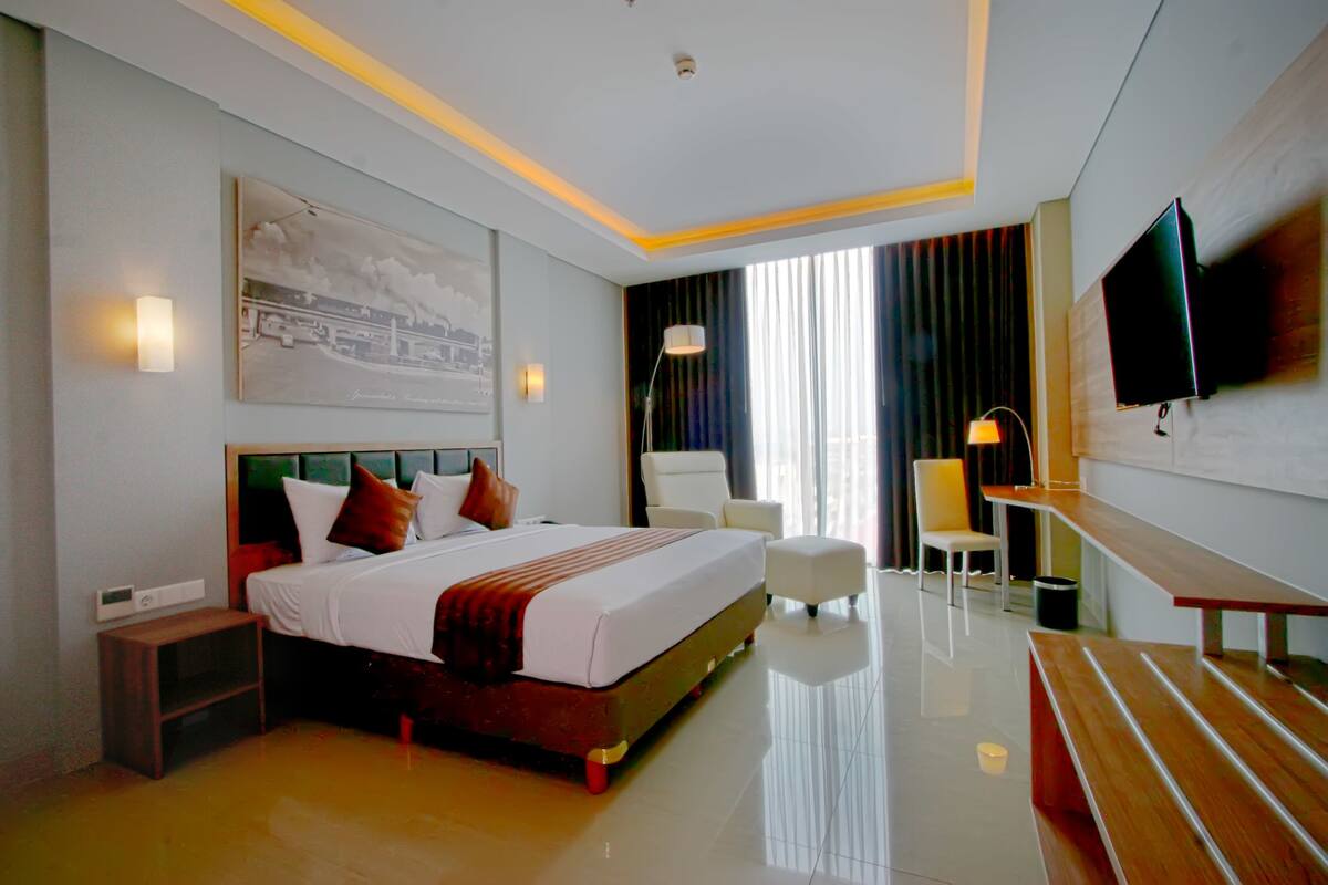 OYO 456 Grand Cisauk Inn tampak depan