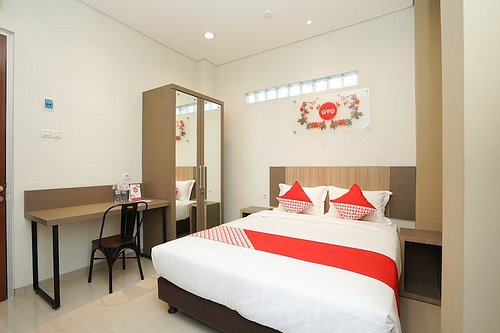 OYO 555 Gunung Kaler Hillside tampak depan